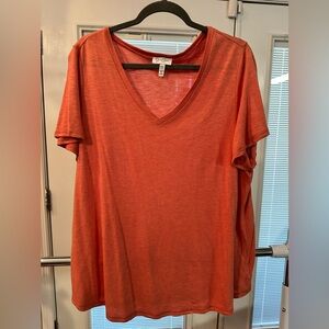 Size XXL Jessica Simpson Women's Peachy Coral V-Neck Top. Excellent condition!